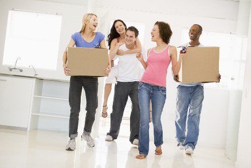Kennington removals team assisting with residential relocation
