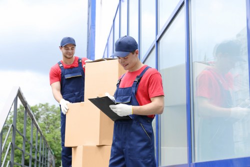 Practical storage service for moving and decluttering in Kennington