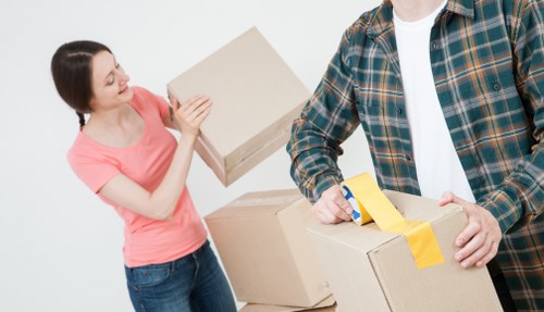 Careful loading and transport of boxes and furniture by a local van team